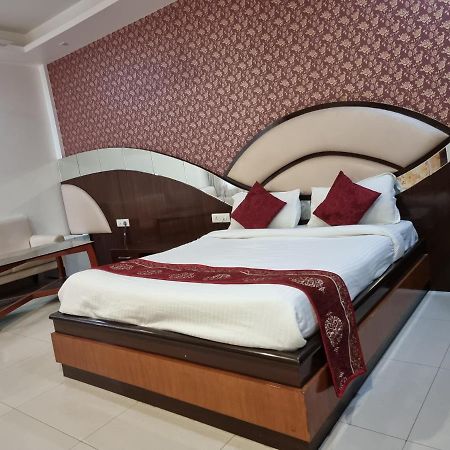 Hotel Vitthal International, Prayagraj Allāhābād Junction מראה חיצוני תמונה